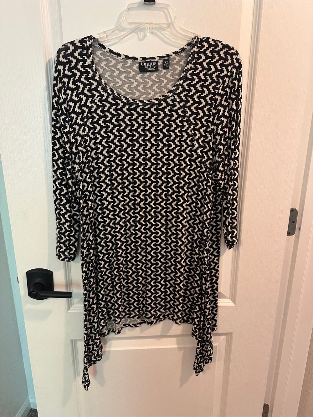 Onque Casuals Black and White Printed Tunic